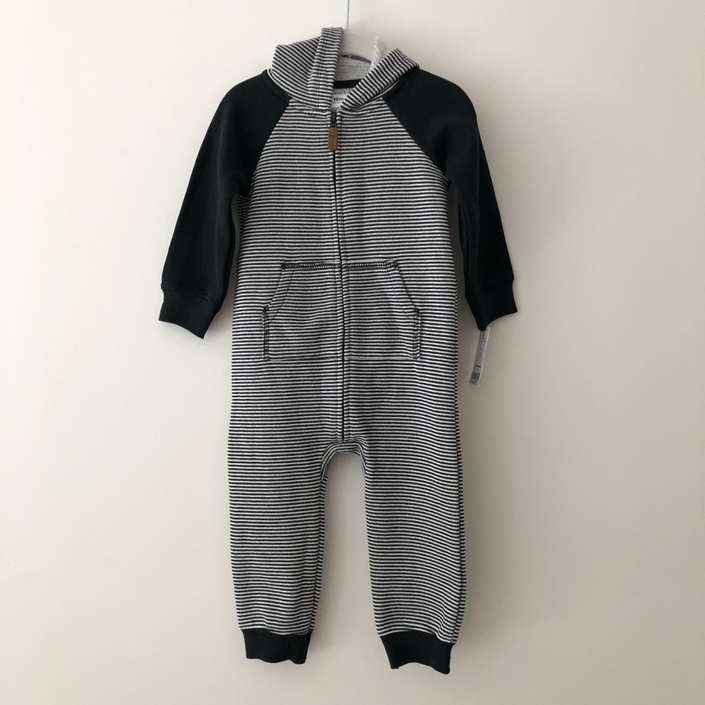CARTER’S one piece zip-front, hooded outfit - 18m